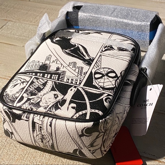 ❗️LAST ONE❗️COACH Spiderman Comic Crossbody MARVEL - Picture 5 of 13